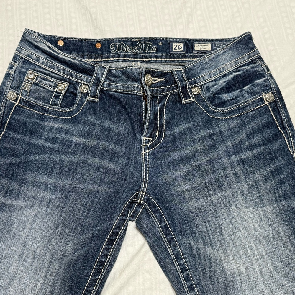 MissMe Women's relaxed Boot Leg Jeans - Picture 2 of 5